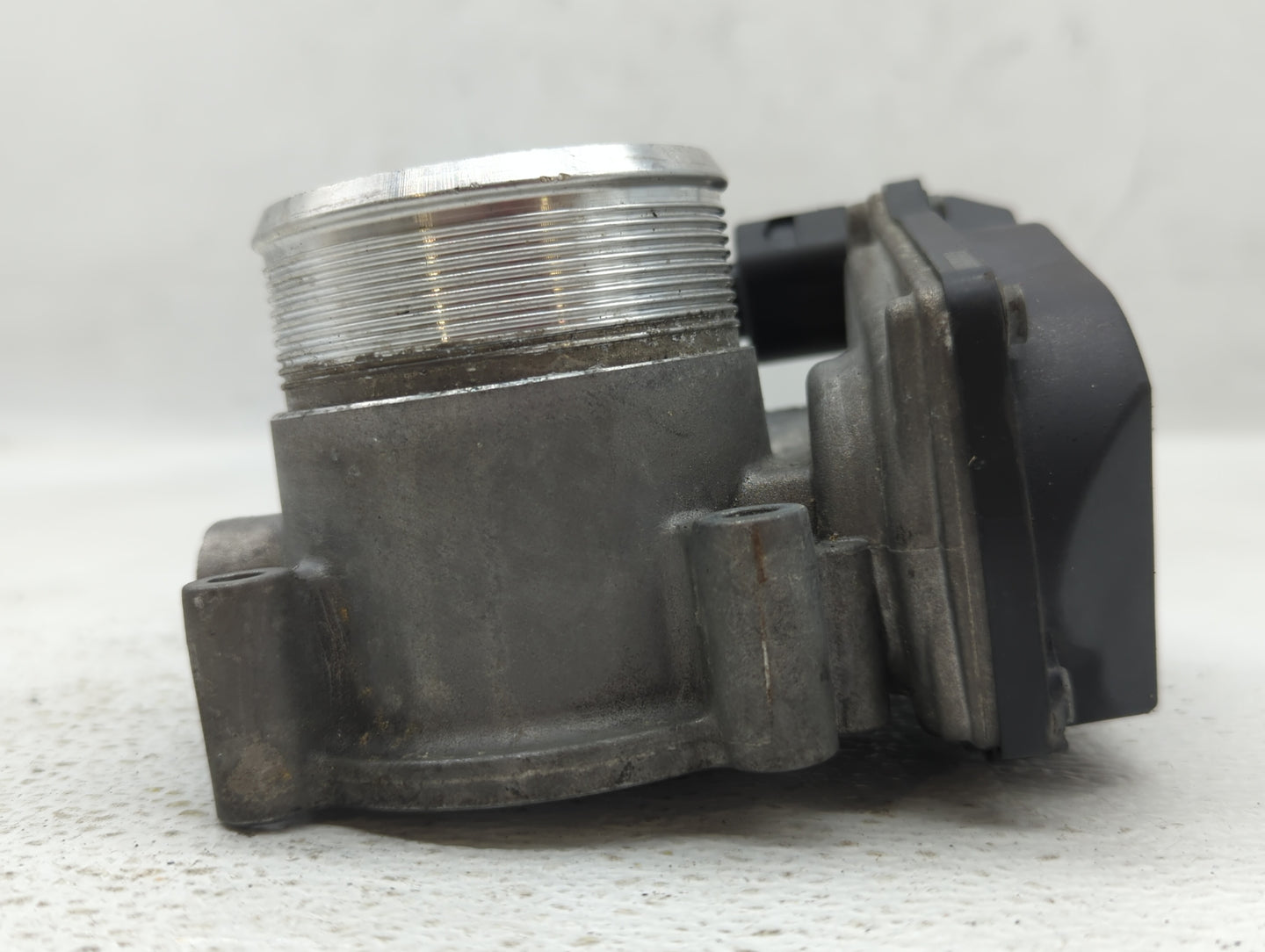 2009-2018 Volkswagen Tiguan Throttle Body P/N:06F 133 062 Q Fits OEM Used Auto Parts - Oemusedautoparts1.com