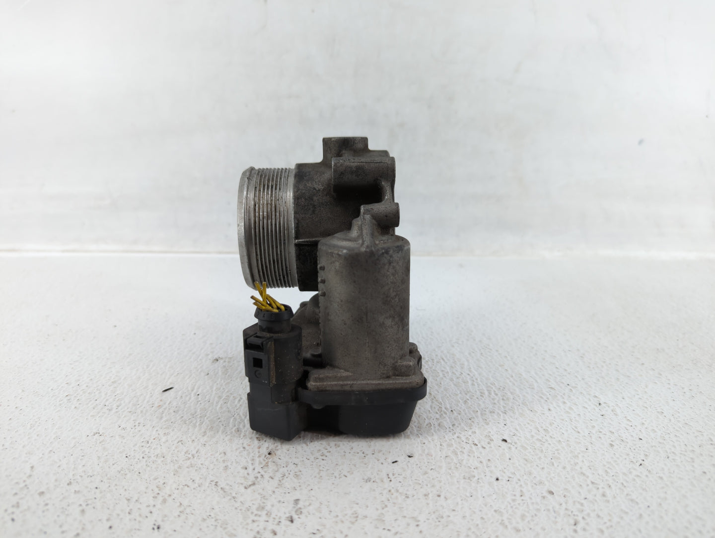 2009-2018 Volkswagen Tiguan Throttle Body P/N:06F 133 062 J Fits OEM Used Auto Parts - Oemusedautoparts1.com