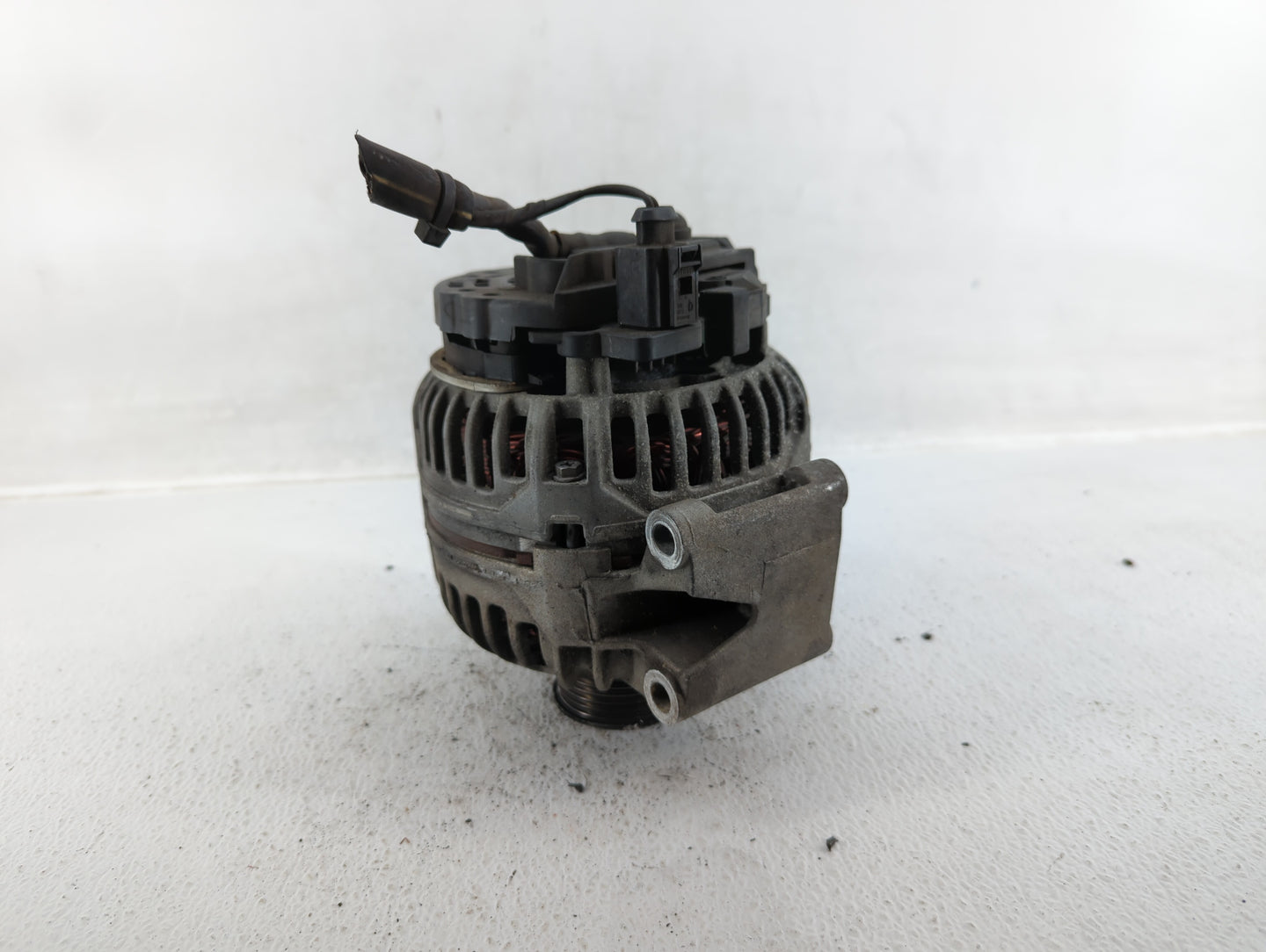 2009-2018 Volkswagen Tiguan Alternator Replacement Generator Charging Assembly Engine OEM P/N:06B 903 016AB Fits OEM Used Au