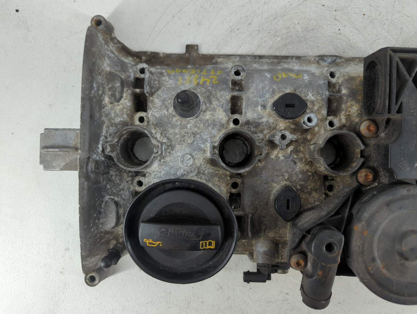 2009 Volkswagen Tiguan Driver Left Cylinder Head Valve Cover P/N:06H 103 475 G Fits OEM Used Auto Parts - Oemusedautoparts1.