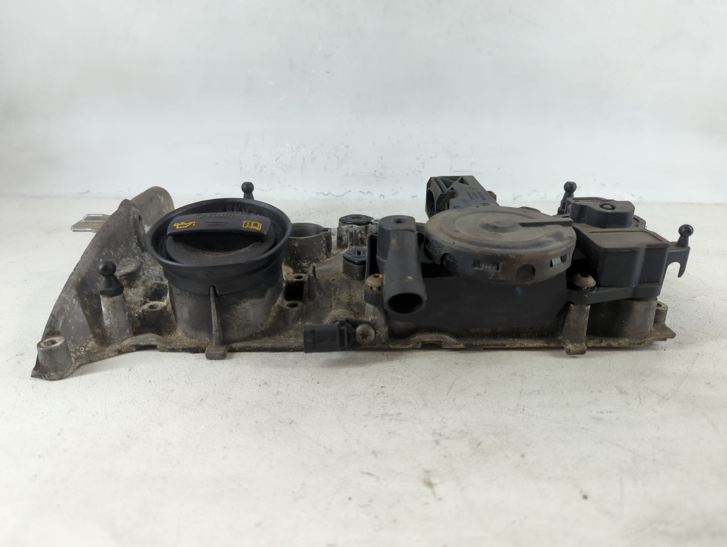2009 Volkswagen Tiguan Driver Left Cylinder Head Valve Cover P/N:06H 103 475 G Fits OEM Used Auto Parts - Oemusedautoparts1.