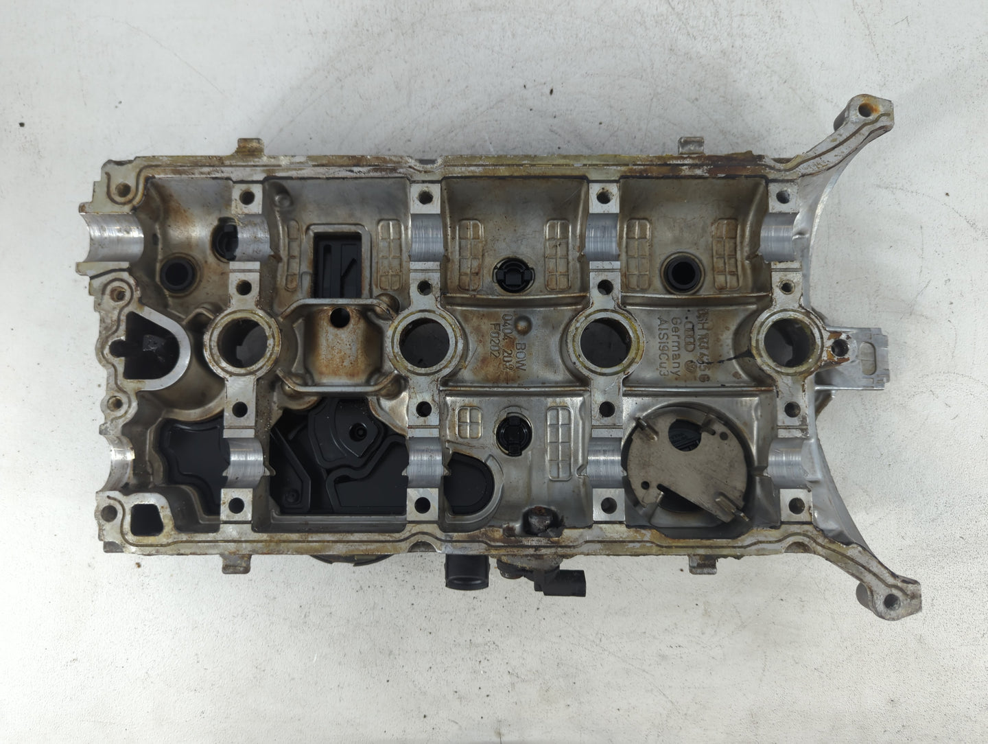 2009 Volkswagen Tiguan Driver Left Cylinder Head Valve Cover P/N:06H 103 475 G Fits OEM Used Auto Parts - Oemusedautoparts1.
