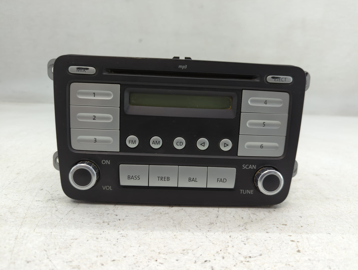 2009-2017 Volkswagen Tiguan Am Fm Cd Player Radio Receiver - Oemusedautoparts1.com