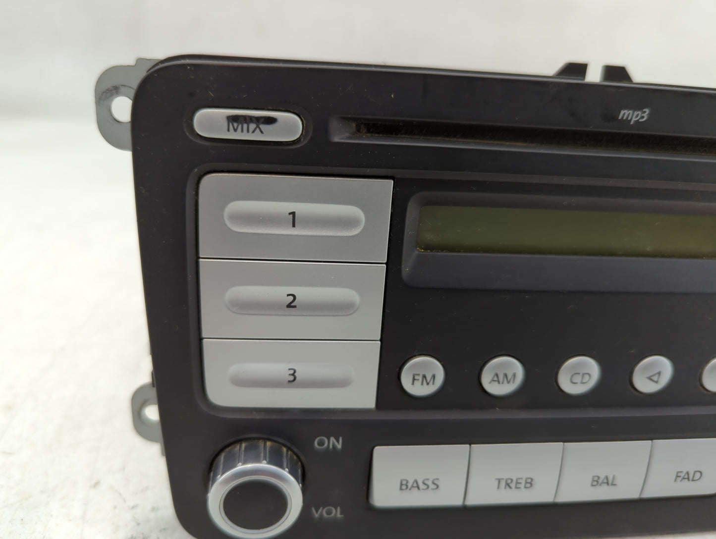 2009-2017 Volkswagen Tiguan Am Fm Cd Player Radio Receiver - Oemusedautoparts1.com