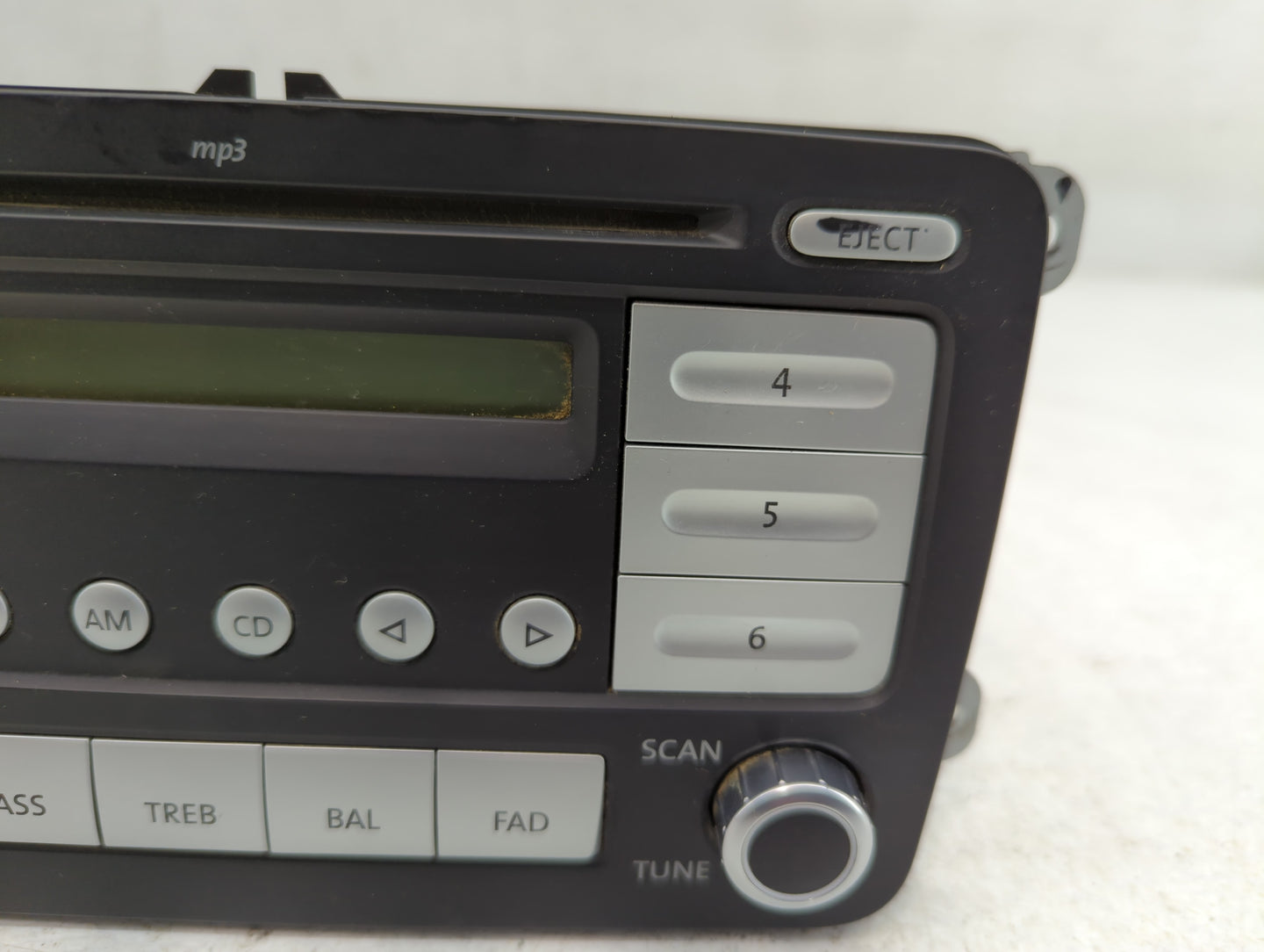 2009-2017 Volkswagen Tiguan Am Fm Cd Player Radio Receiver - Oemusedautoparts1.com