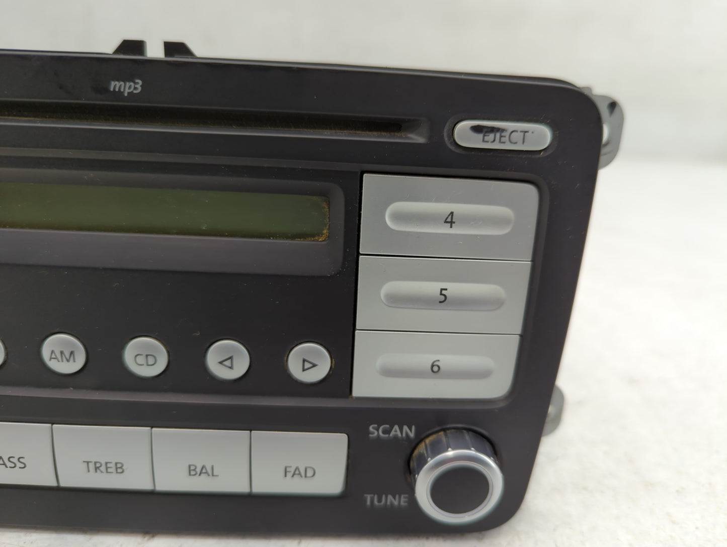 2009-2017 Volkswagen Tiguan Am Fm Cd Player Radio Receiver - Oemusedautoparts1.com