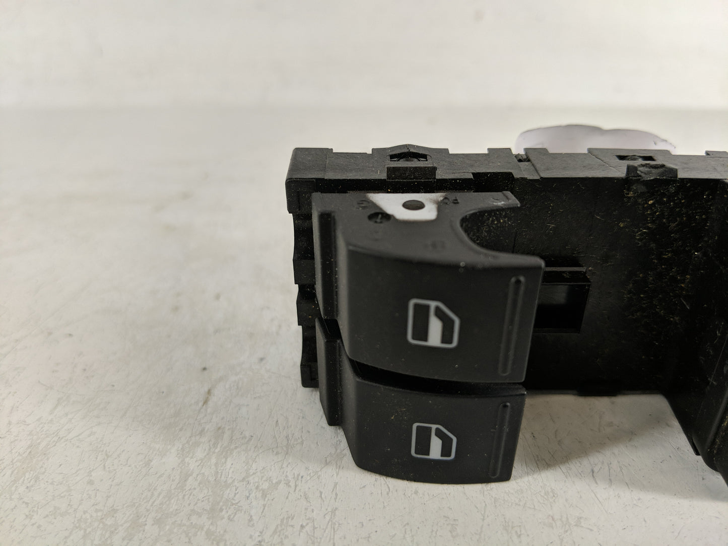 2004-2010 Volkswagen Touareg Master Power Window Switch Replacement Driver Side Left P/N:7L6 959 857 Fits OEM Used Auto Part