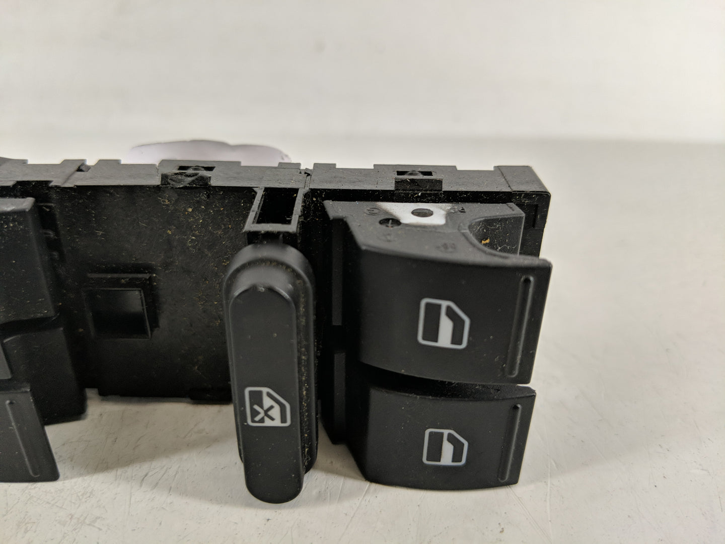 2004-2010 Volkswagen Touareg Master Power Window Switch Replacement Driver Side Left P/N:7L6 959 857 Fits OEM Used Auto Part