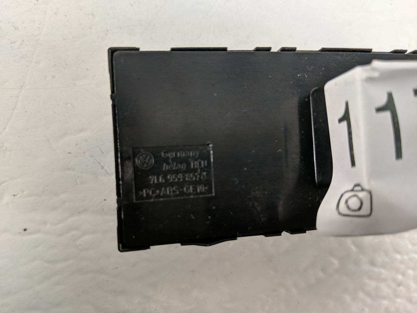 2004-2010 Volkswagen Touareg Master Power Window Switch Replacement Driver Side Left P/N:7L6 959 857 Fits OEM Used Auto Part