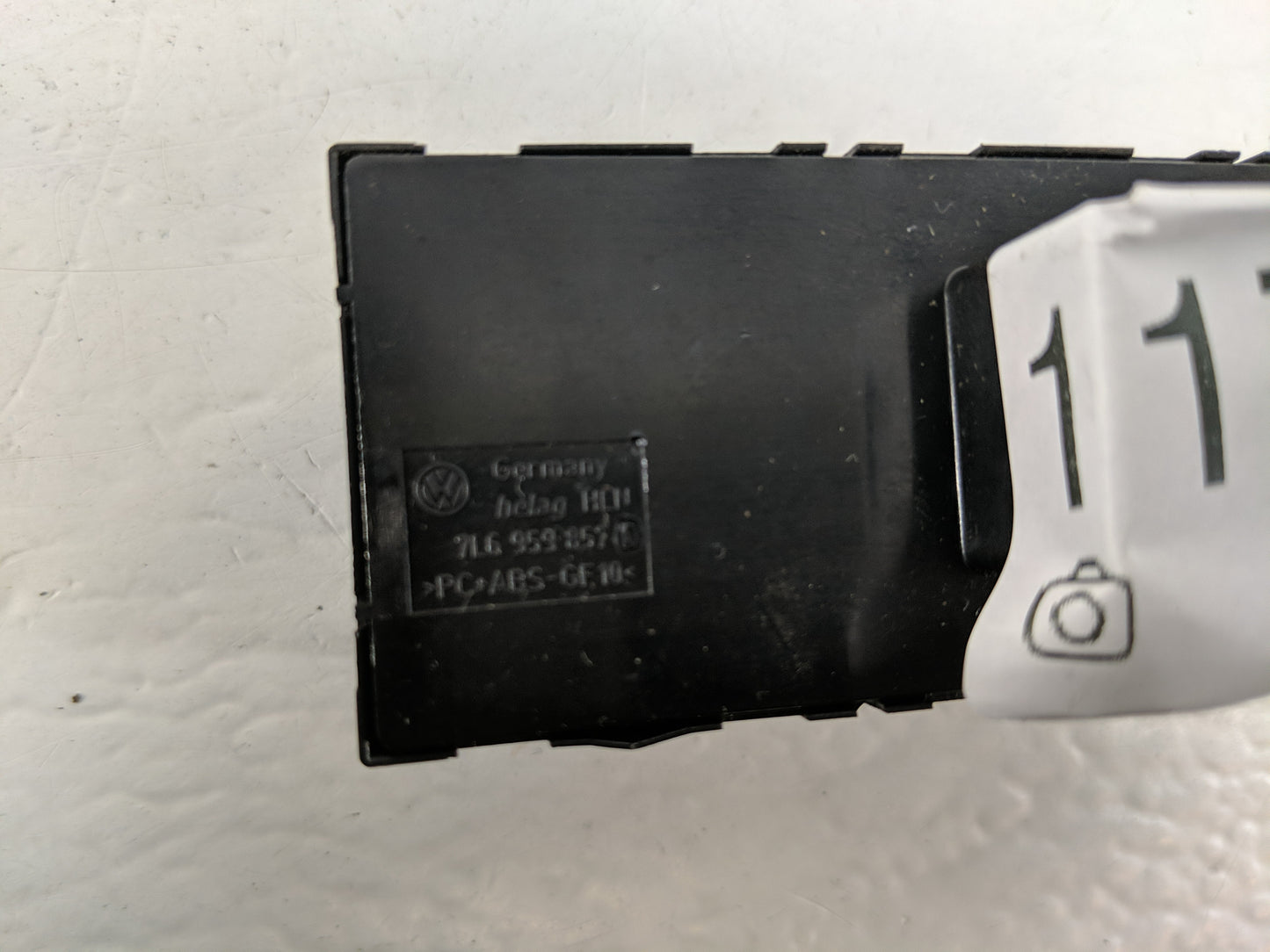 2004-2010 Volkswagen Touareg Master Power Window Switch Replacement Driver Side Left P/N:7L6 959 857 Fits OEM Used Auto Part