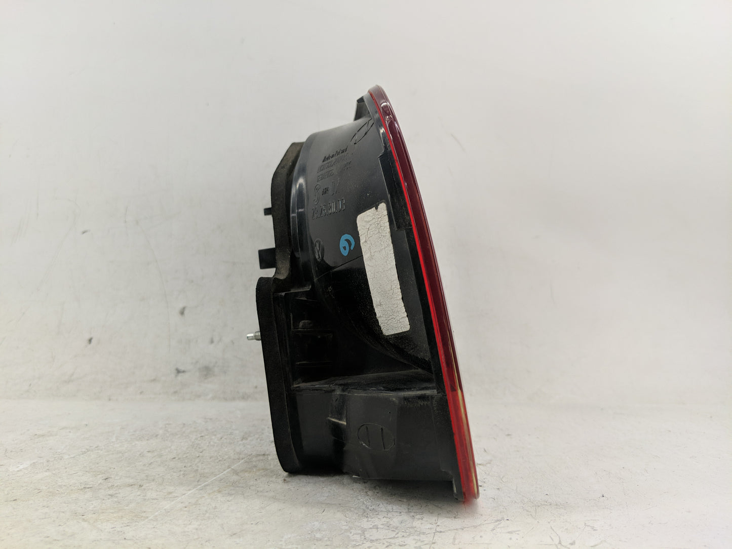 2007-2010 Volkswagen Touareg Tail Light Assembly Passenger Right OEM P/N:28268003 Fits Fits 2007 2008 2009 2010 OEM Used Aut