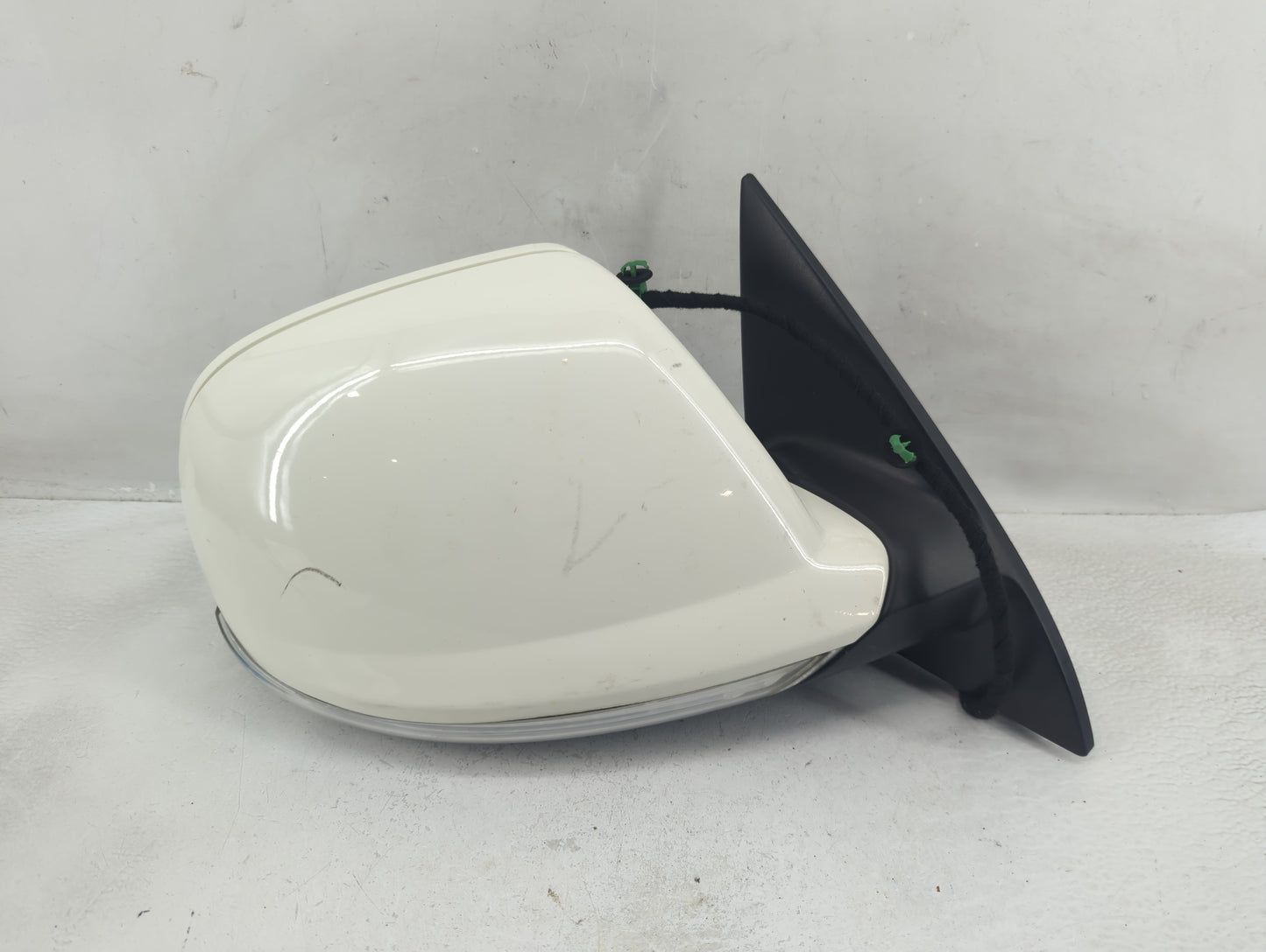 2009-2010 Volkswagen Touareg Passenger Side View Mirror - Right Door Mirror OEM Used - Oemusedautoparts1.com