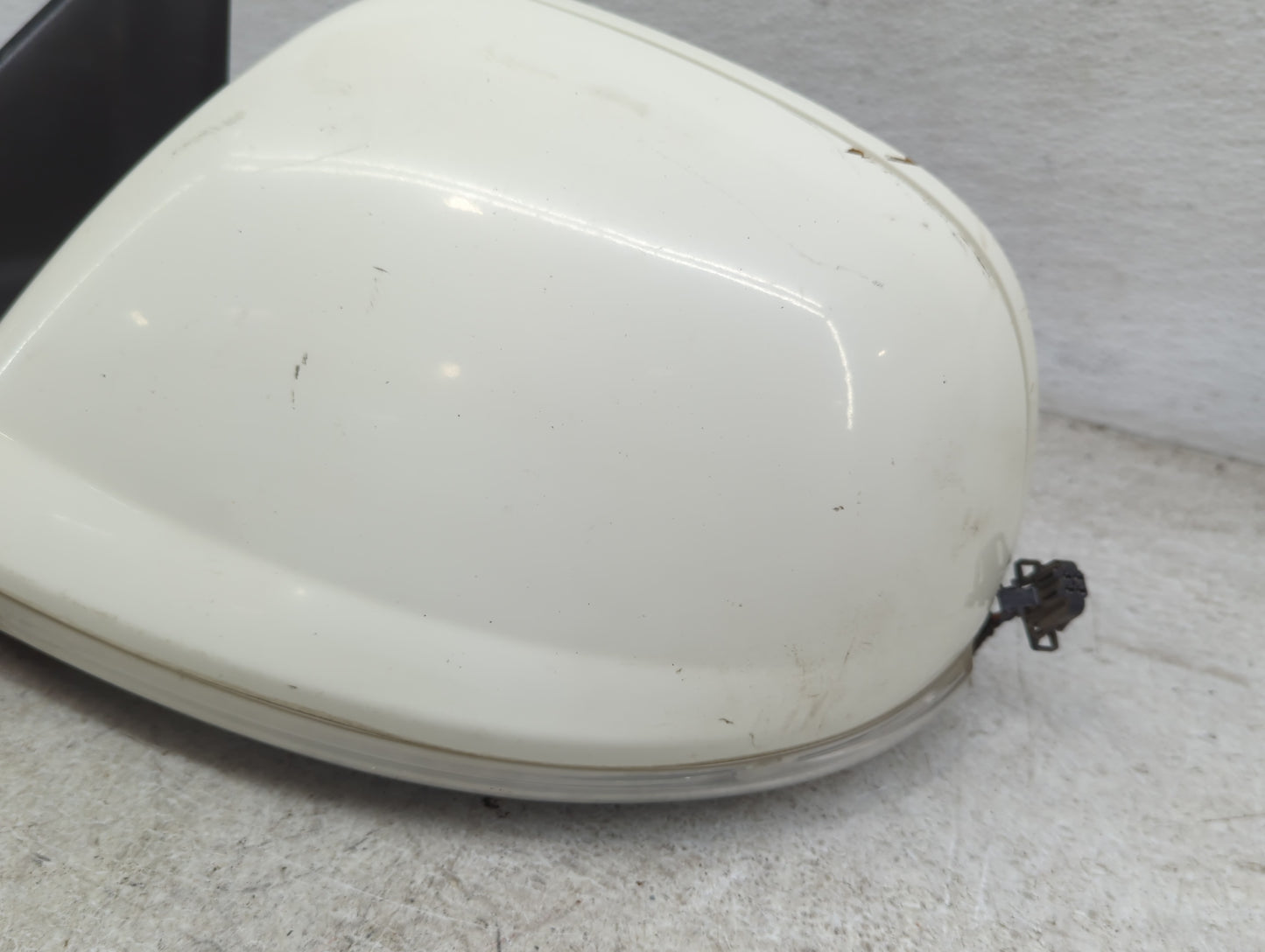 2009-2010 Volkswagen Touareg Driver Side View Mirror - Left Door Mirror OEM Used - Oemusedautoparts1.com