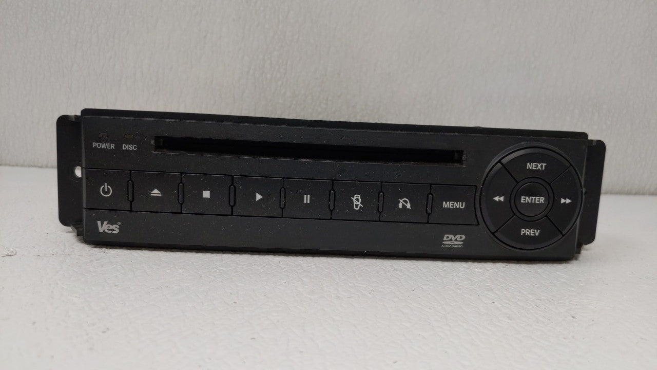 2009-2014 Volkswagen Routan Am Fm Cd Player Radio Receiver - Oemusedautoparts1.com