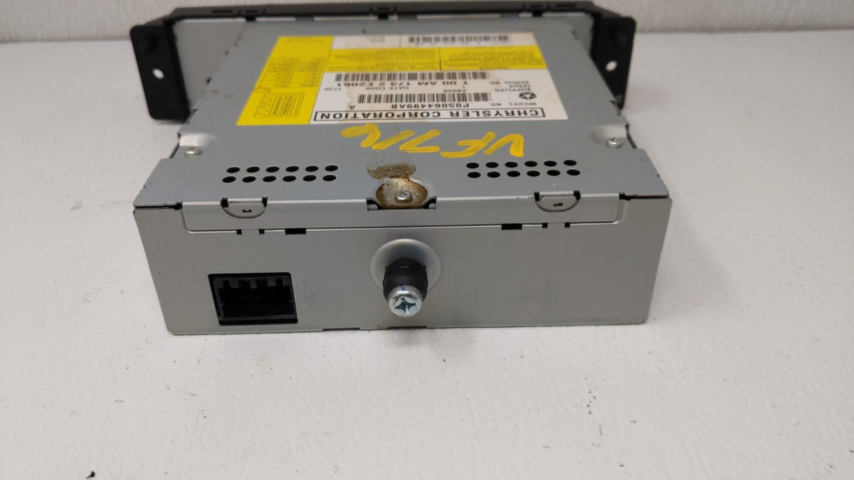 2009-2014 Volkswagen Routan Am Fm Cd Player Radio Receiver 108185 - Oemusedautoparts1.com