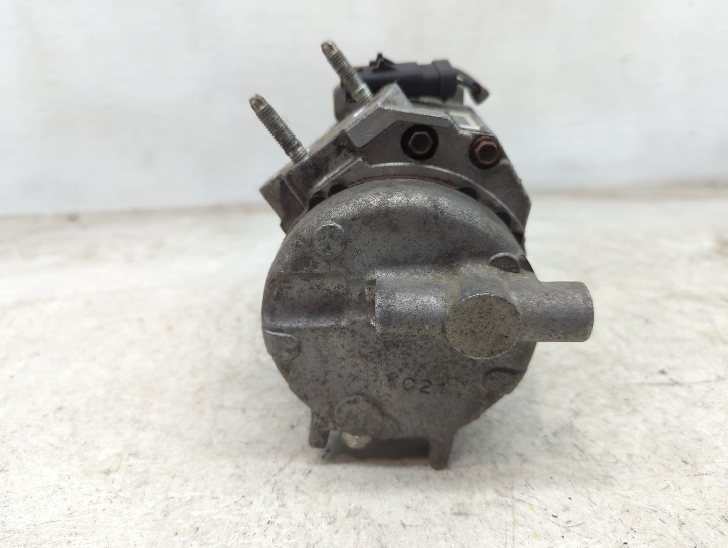Volkswagon Routan Air Conditioning A/c Ac Compressor Oem - Oemusedautoparts1.com