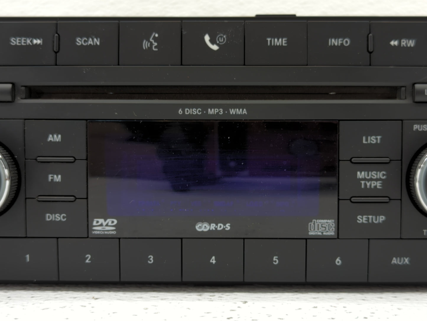 2009-2011 Volkswagen Routan Am Fm Cd Player Radio Receiver - Oemusedautoparts1.com