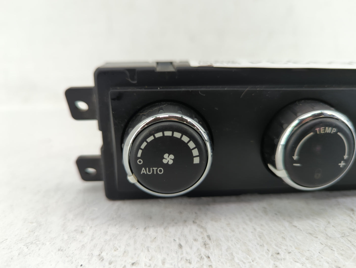 2009 Volkswagon Routan Climate Control Module Temperature AC/Heater Replacement P/N:55111897AB Fits Fits 2010 2011 OEM Used 