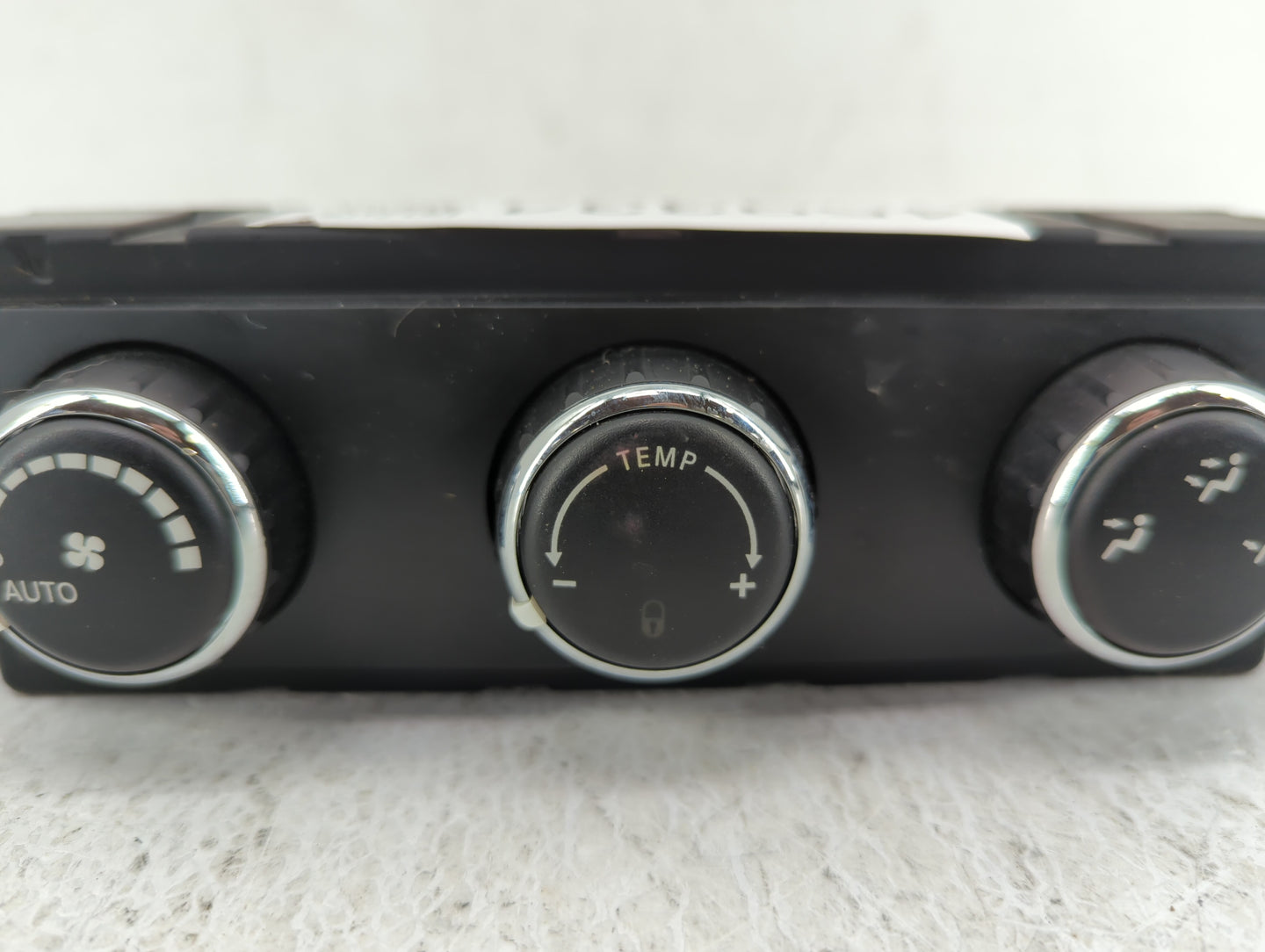 2009 Volkswagon Routan Climate Control Module Temperature AC/Heater Replacement P/N:55111897AB Fits Fits 2010 2011 OEM Used 