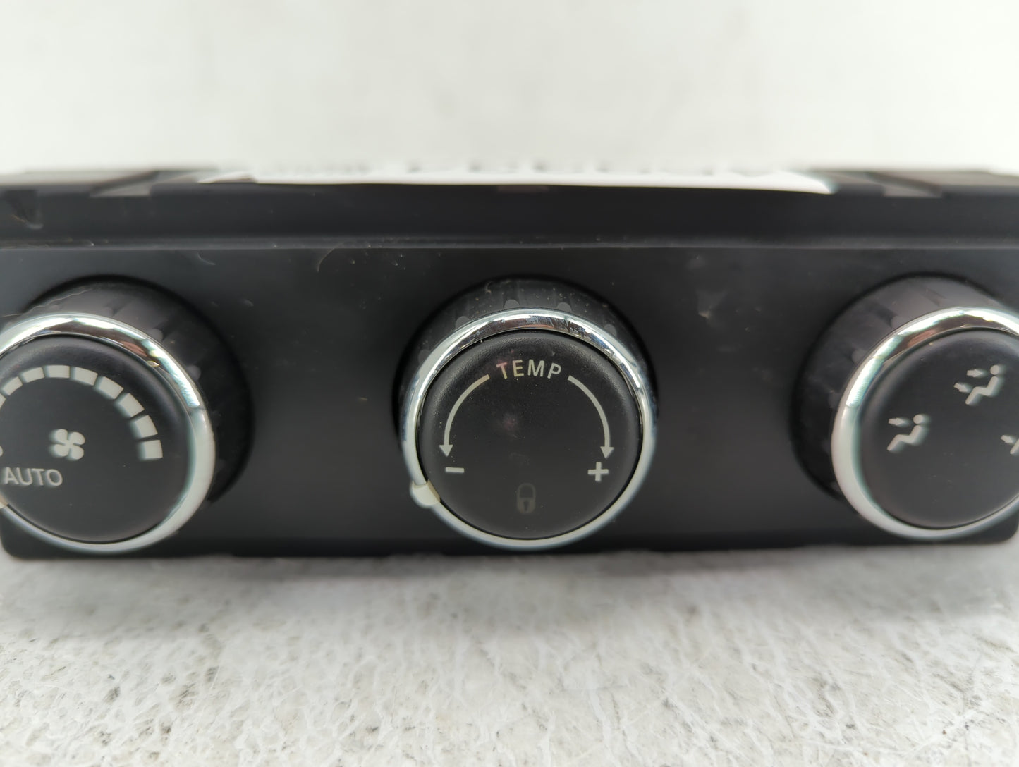 2009 Volkswagon Routan Climate Control Module Temperature AC/Heater Replacement P/N:55111897AB Fits Fits 2010 2011 OEM Used 