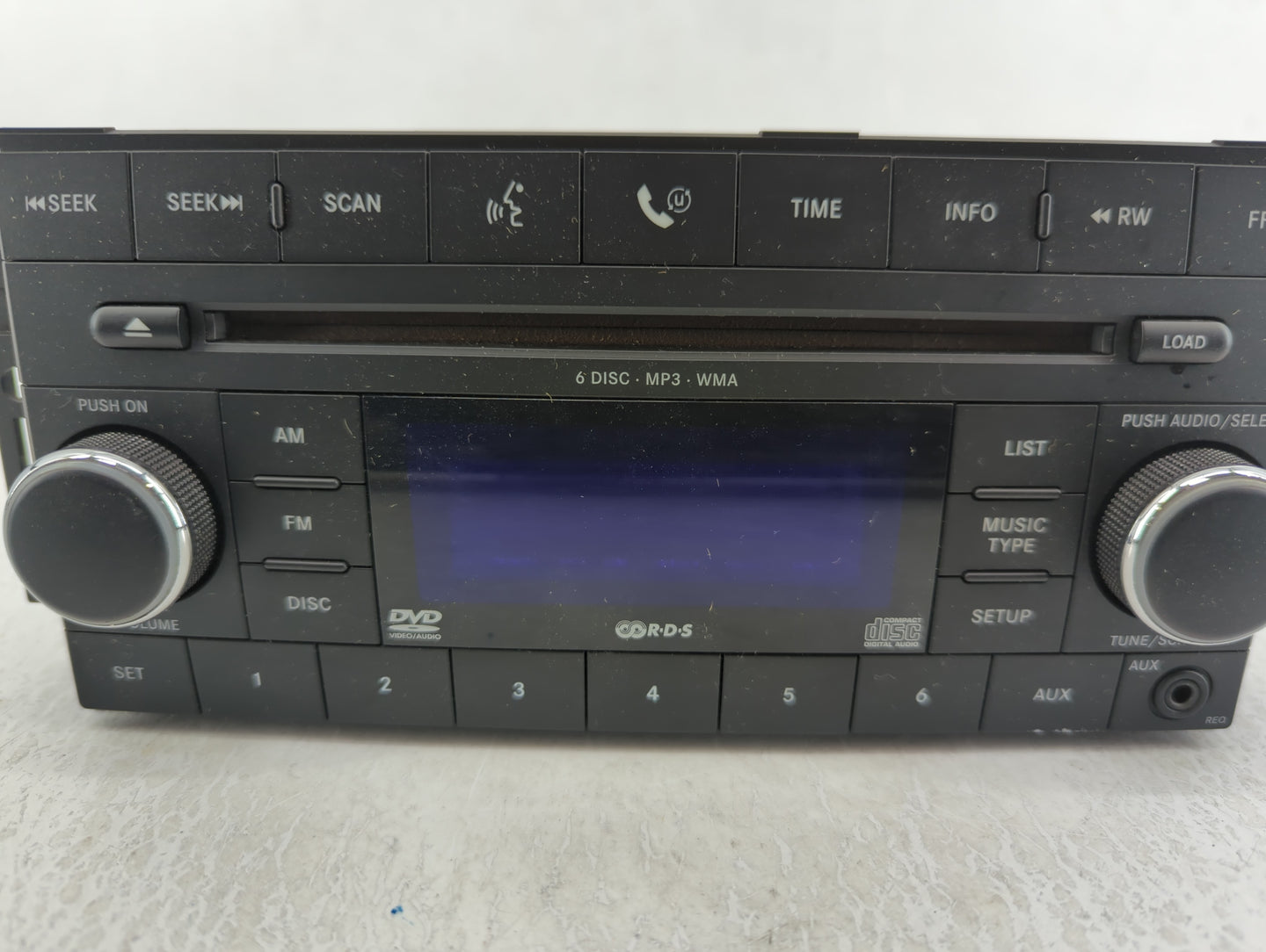 2009 Volkswagon Routan Radio AM FM Cd Player Receiver Replacement P/N:68050442AC Fits Fits 2010 2011 OEM Used Auto Parts - O