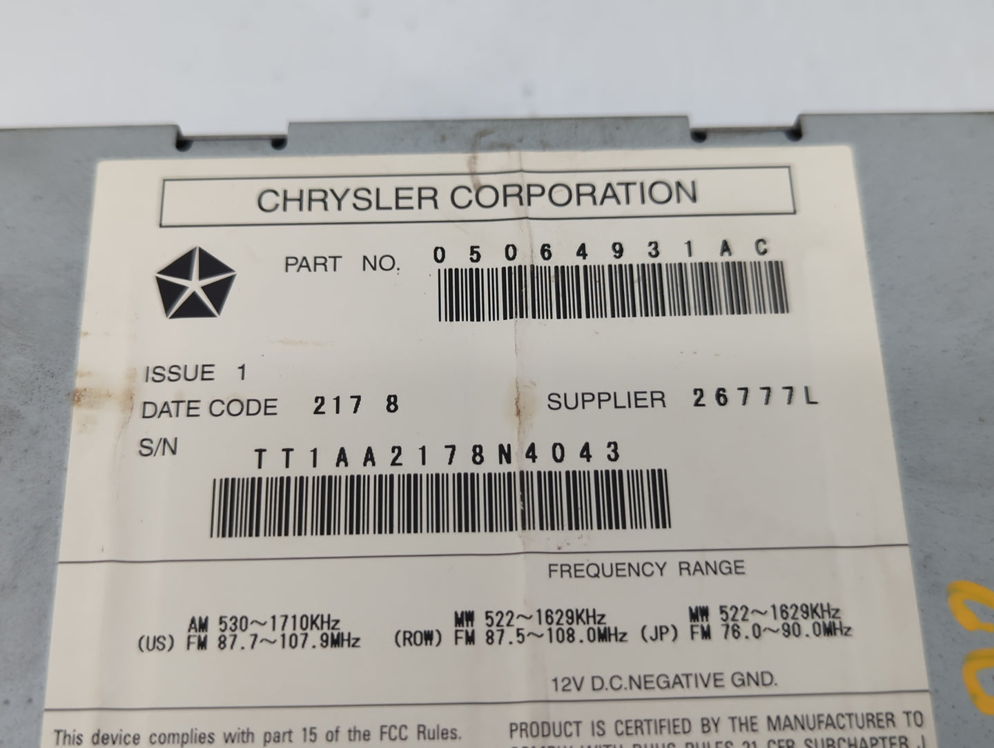 2009 Volkswagon Routan Radio AM FM Cd Player Receiver Replacement P/N:68050442AC Fits Fits 2010 2011 OEM Used Auto Parts - O