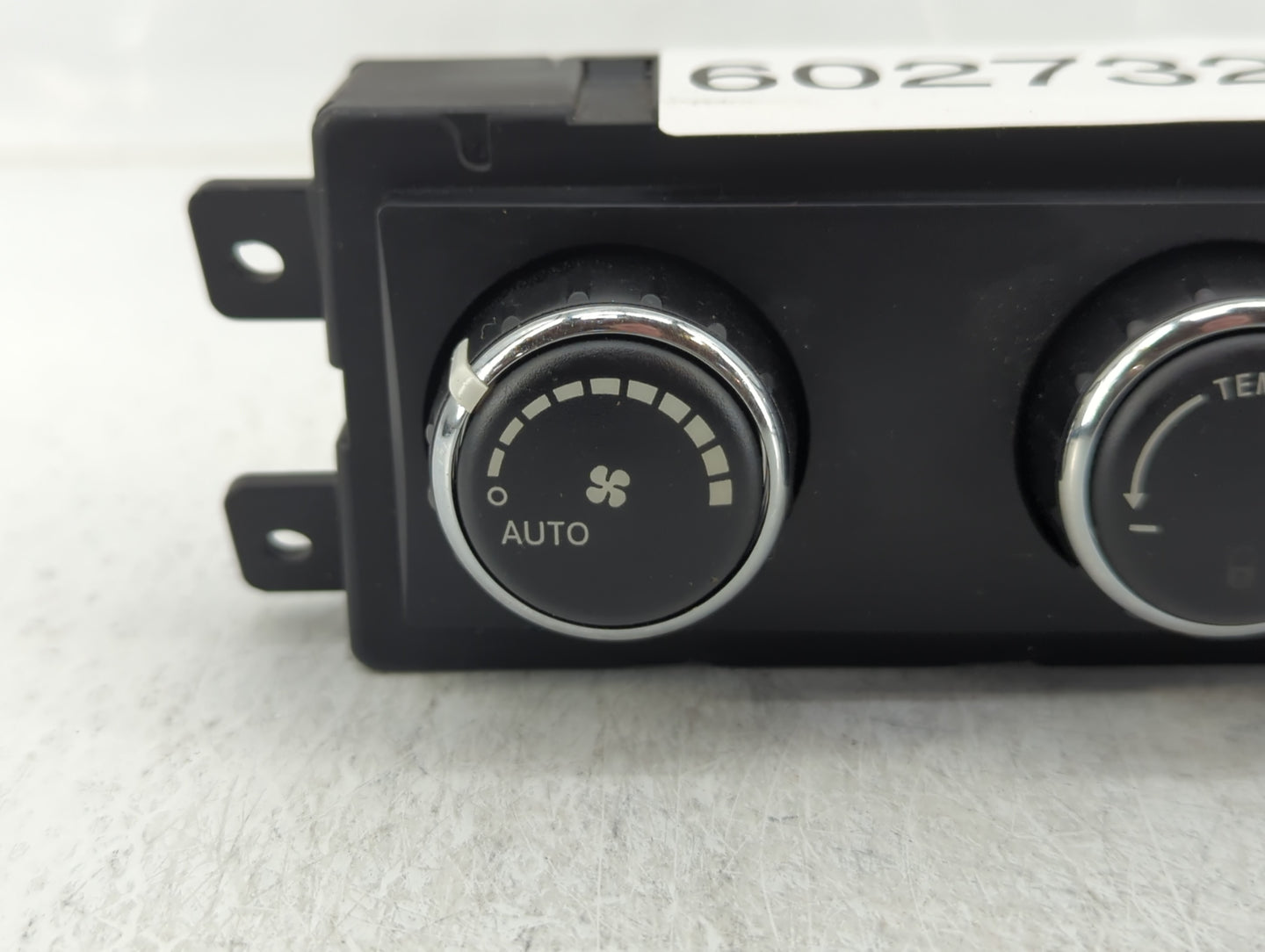 2009 Volkswagon Routan Climate Control Module Temperature AC/Heater Replacement P/N:55111897AB Fits Fits 2010 2011 OEM Used 