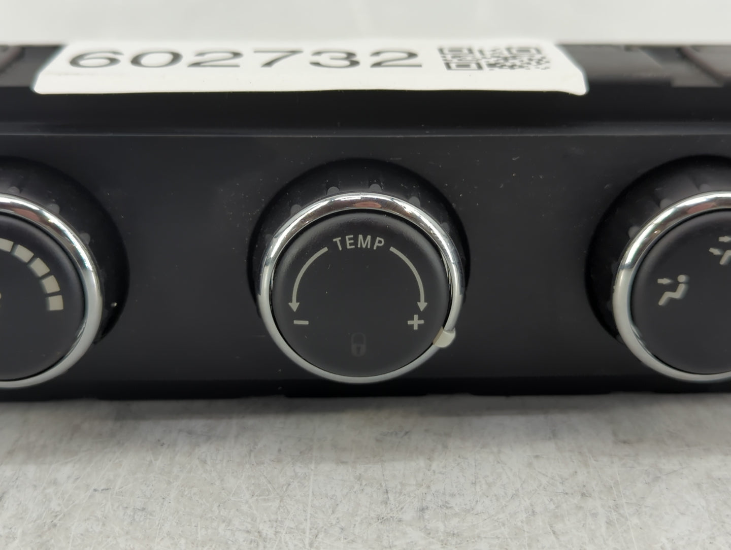2009 Volkswagon Routan Climate Control Module Temperature AC/Heater Replacement P/N:55111897AB Fits Fits 2010 2011 OEM Used 