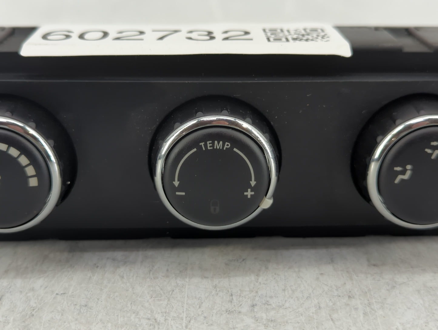 2009 Volkswagon Routan Climate Control Module Temperature AC/Heater Replacement P/N:55111897AB Fits Fits 2010 2011 OEM Used 