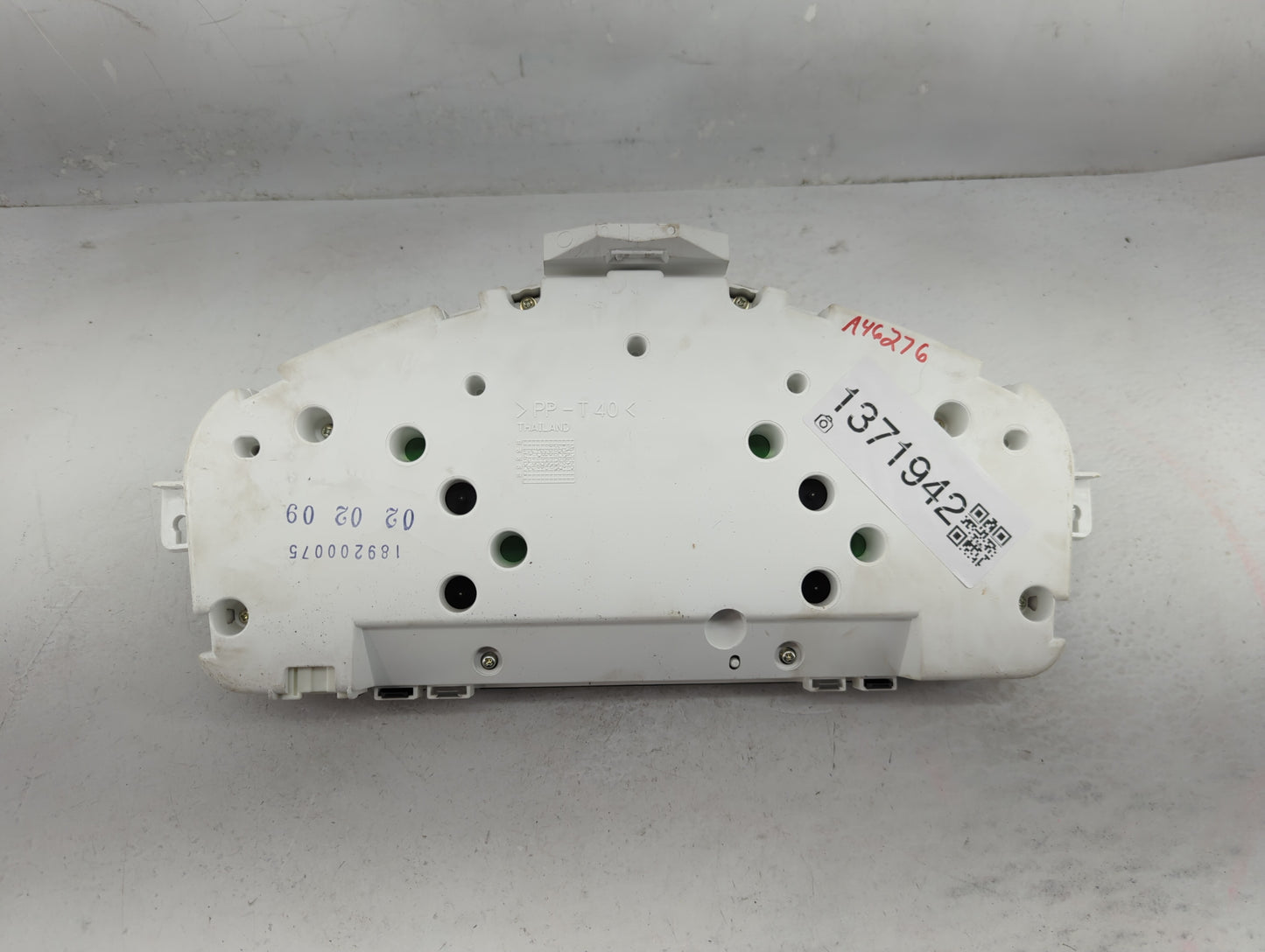 2008-2010 Volvo C30 Instrument Cluster Speedometer Gauges P/N:30695996 Miles: Fits Fits 2008 2009 2010 OEM Used Auto Parts -