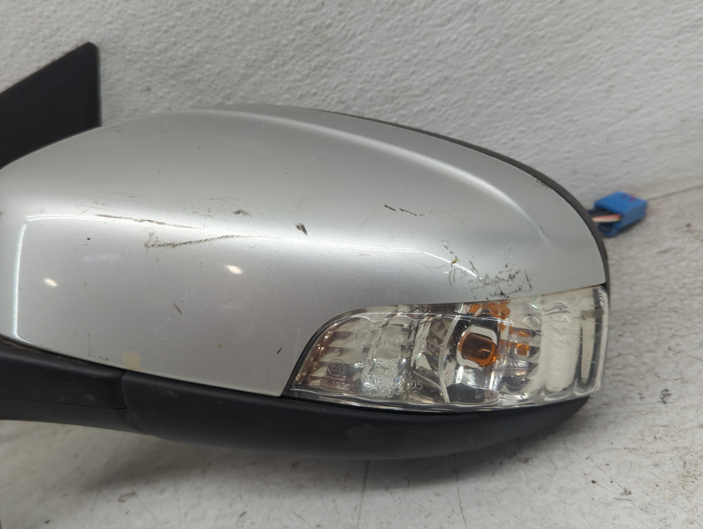 2008-2013 Volvo C70 Driver Side View Mirror - Left Door Mirror OEM Used - Oemusedautoparts1.com
