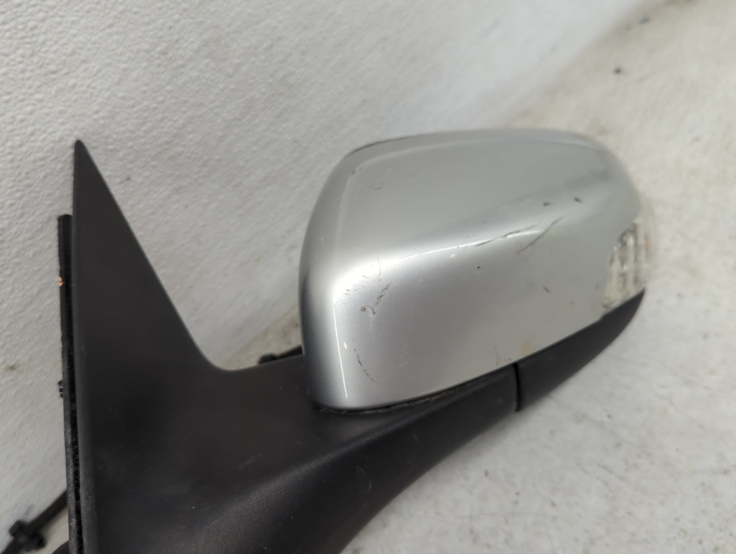 2008-2013 Volvo C70 Driver Side View Mirror - Left Door Mirror OEM Used - Oemusedautoparts1.com