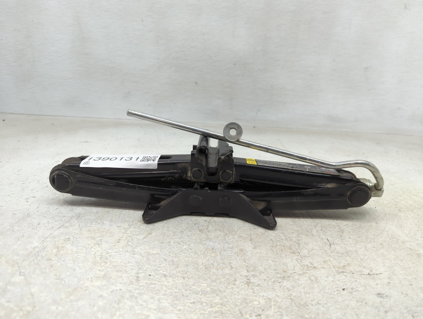 2009 Volvo S40 Spare Scissor Car Jack - Oemusedautoparts1.com