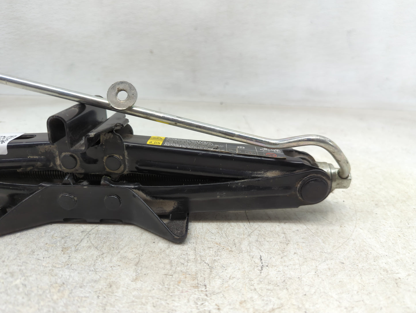 2009 Volvo S40 Spare Scissor Car Jack - Oemusedautoparts1.com