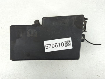 2008-2010 Volvo S40 Fusebox Fuse Box Panel Relay Module P/N:518818000 8688040 Fits Fits 2008 2009 2010 OEM Used Auto Parts -