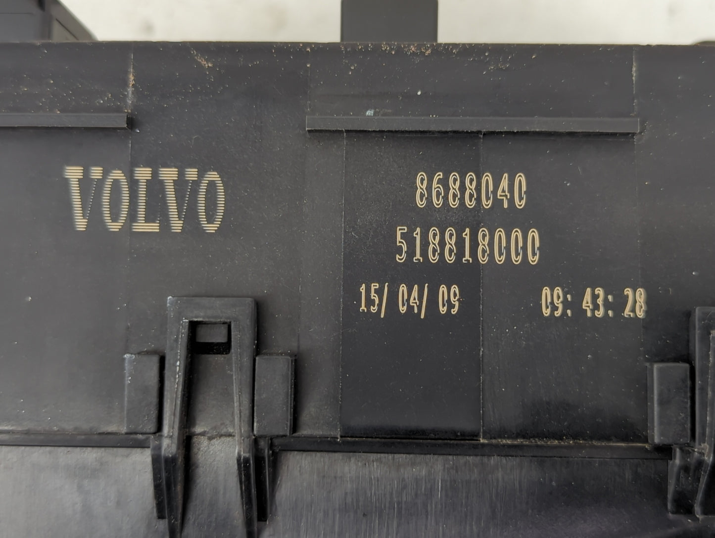 2008-2010 Volvo S40 Fusebox Fuse Box Panel Relay Module P/N:518818000 8688040 Fits Fits 2008 2009 2010 OEM Used Auto Parts -