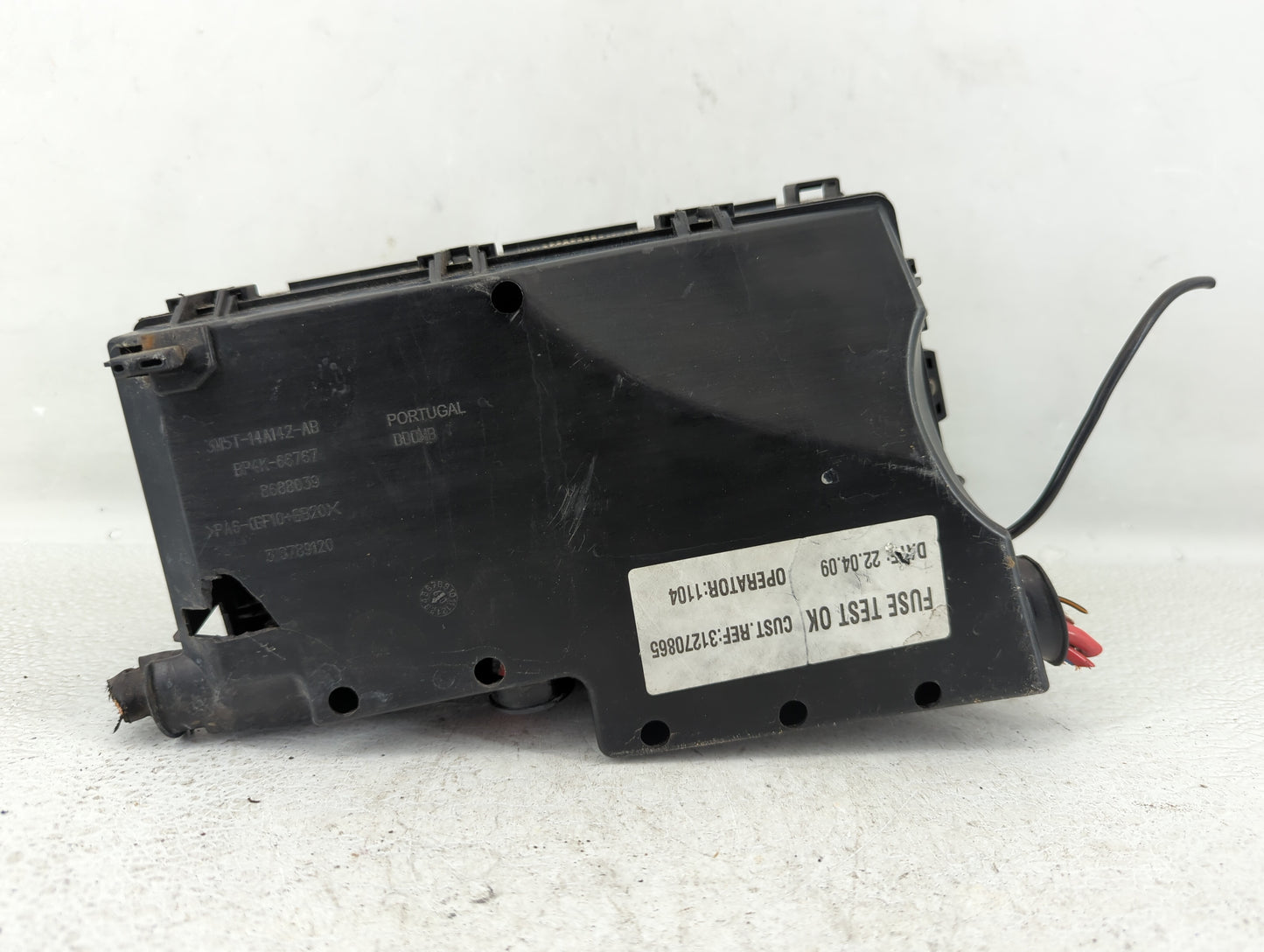 2008-2010 Volvo S40 Fusebox Fuse Box Panel Relay Module P/N:518818000 8688040 Fits Fits 2008 2009 2010 OEM Used Auto Parts -