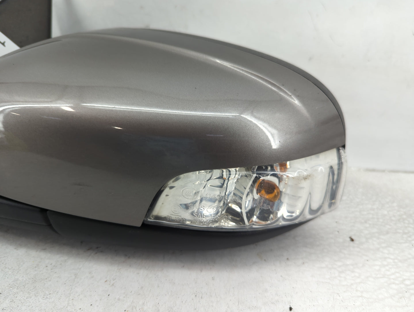 2009 Volvo S80 Passenger Right Side View Power Door Mirror Titanium - Oemusedautoparts1.com