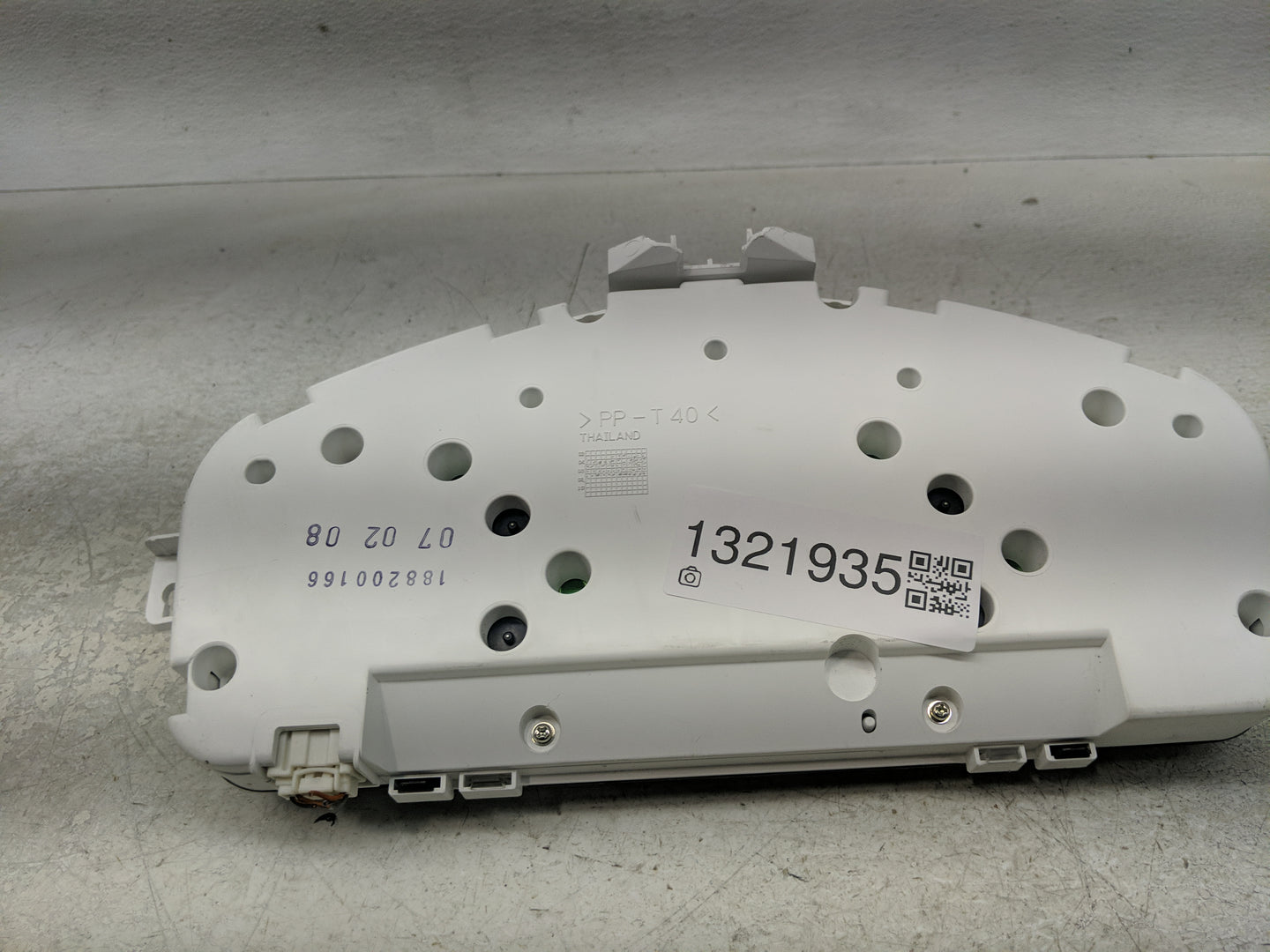 2009 Volvo V40 Instrument Cluster Speedometer Gauges P/N:69199-450T 36002435, 31254777 Fits Fits 2008 2010 OEM Used Auto Par