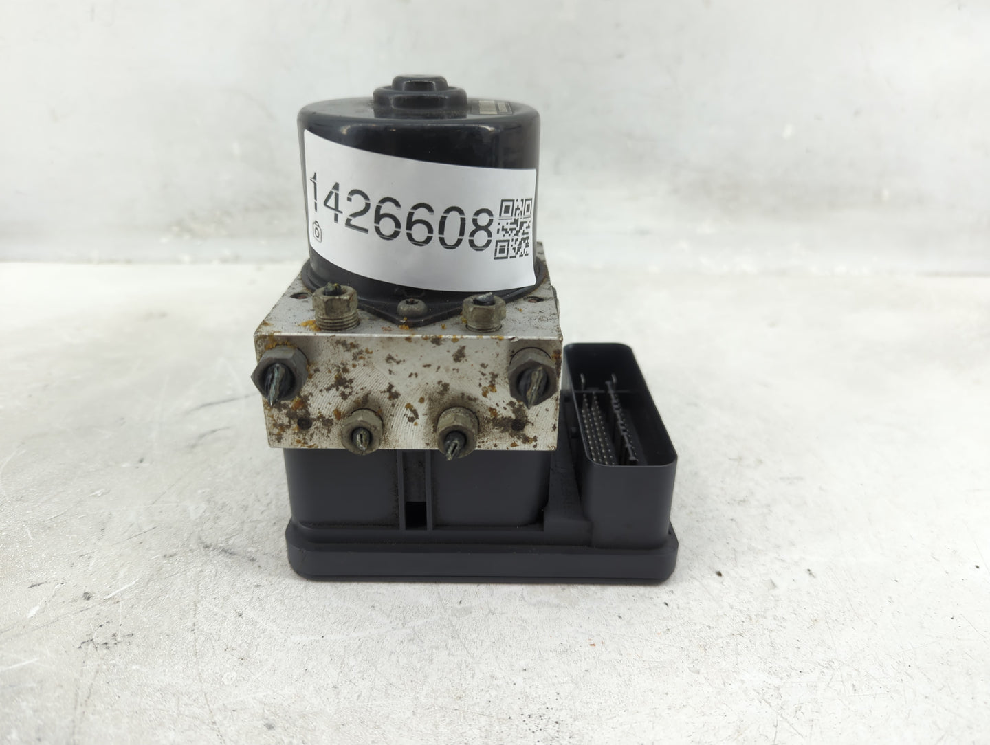 2009 Volvo V40 ABS Pump Control Module Replacement P/N:30794730AA Fits Fits 2007 2008 2010 2011 2012 2013 OEM Used Auto Part
