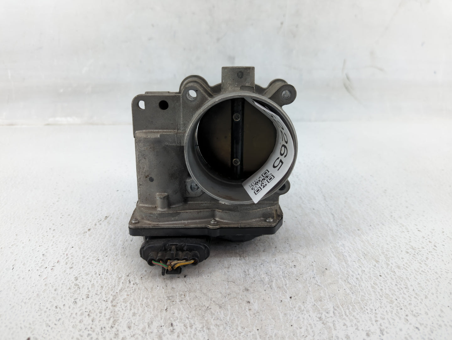 2005-2010 Volvo V50 Throttle Body P/N:11K18 0542 Fits Fits 2004 2005 2006 2007 2008 2009 2010 OEM Used Auto Parts - Oemuseda