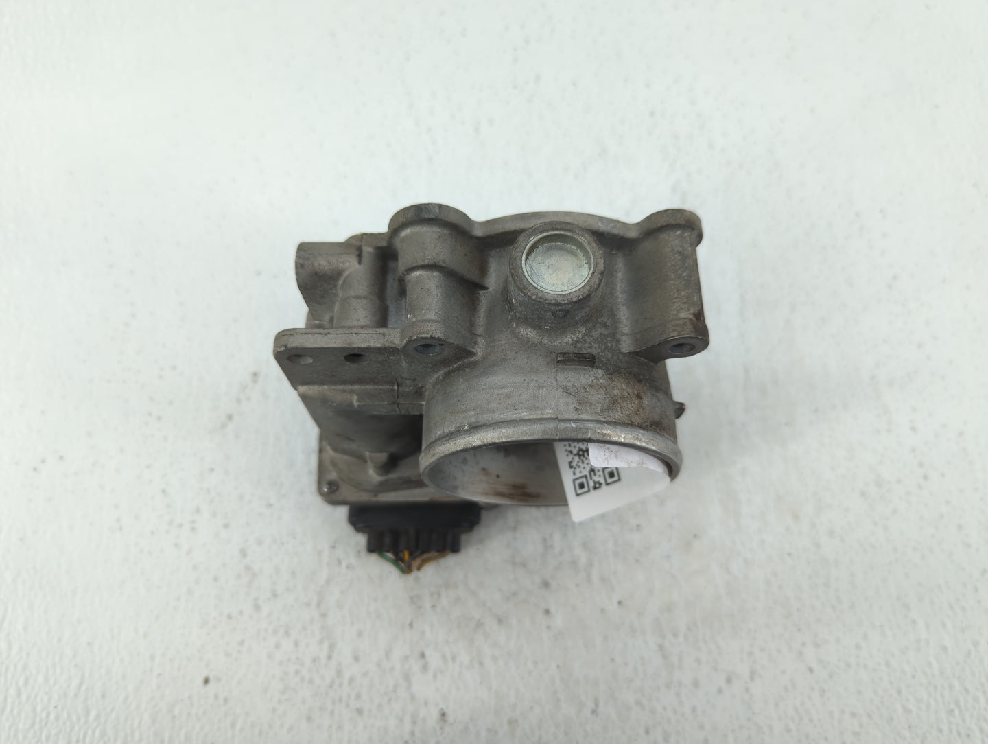 2005-2010 Volvo V50 Throttle Body P/N:11K18 0542 Fits Fits 2004 2005 2006 2007 2008 2009 2010 OEM Used Auto Parts - Oemuseda