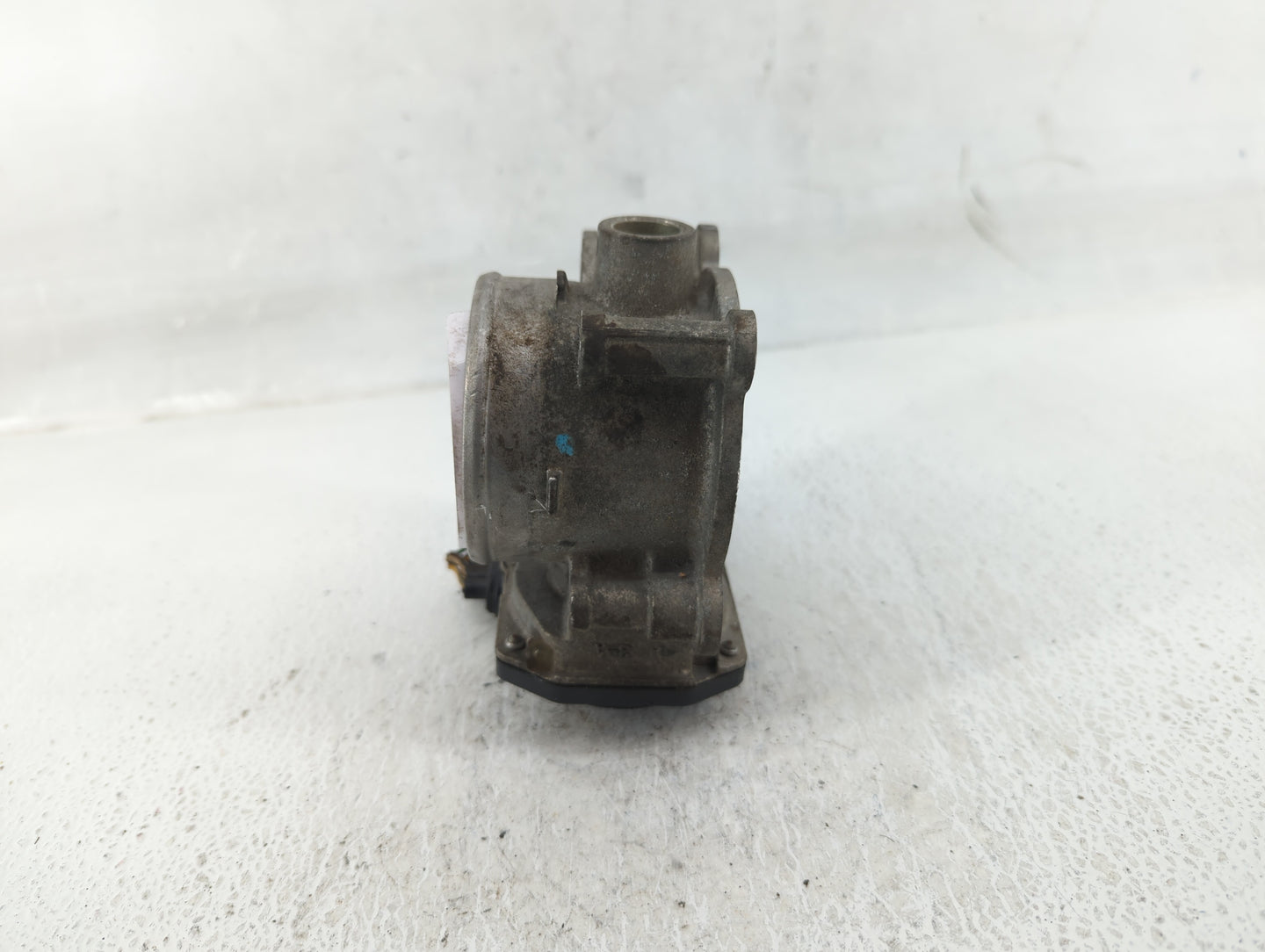 2005-2010 Volvo V50 Throttle Body P/N:11K18 0542 Fits Fits 2004 2005 2006 2007 2008 2009 2010 OEM Used Auto Parts - Oemuseda