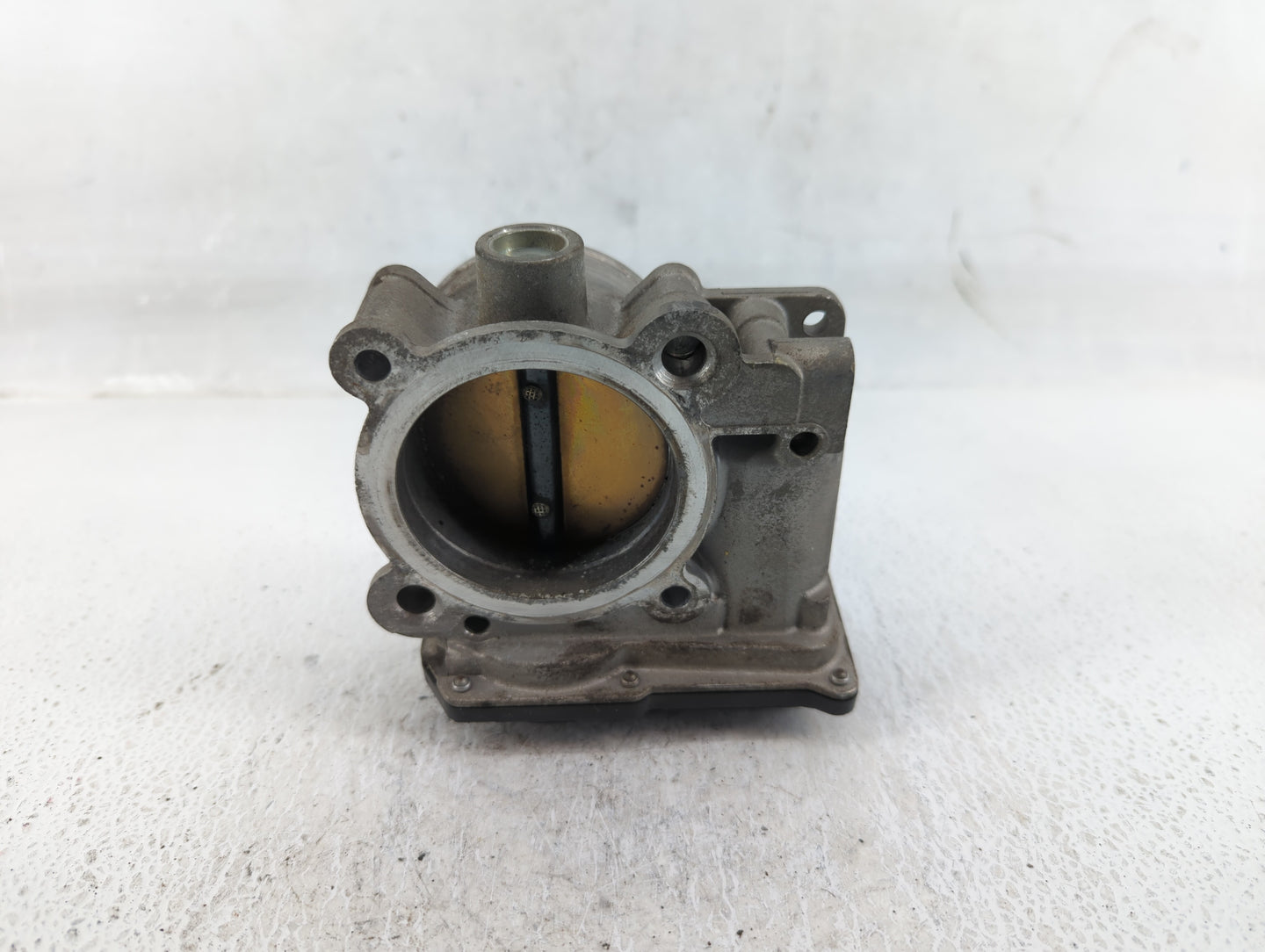 2005-2010 Volvo V50 Throttle Body P/N:11K18 0542 Fits Fits 2004 2005 2006 2007 2008 2009 2010 OEM Used Auto Parts - Oemuseda