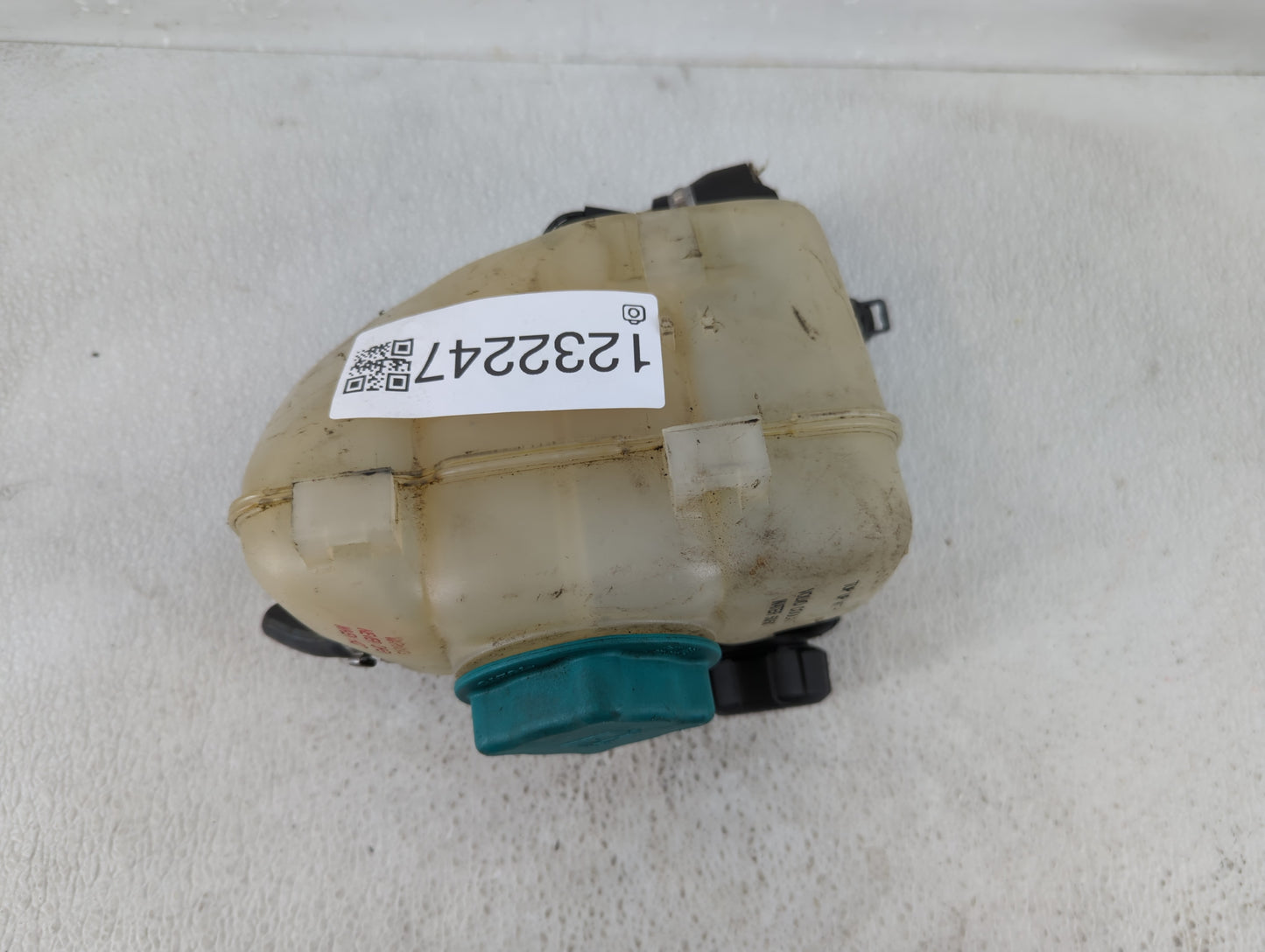 Volvo V60 Radiator Coolant Overflow Expansion Tank Bottle - Oemusedautoparts1.com