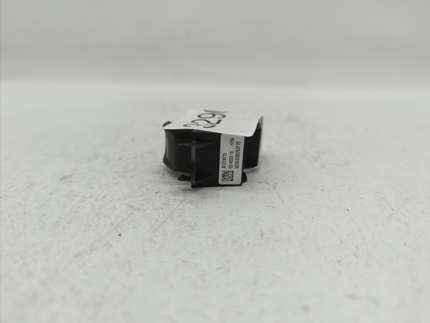 2009 Volvo V70 Master Power Window Switch Replacement Driver Side Left P/N:30773272 Fits OEM Used Auto Parts - Oemusedautopa