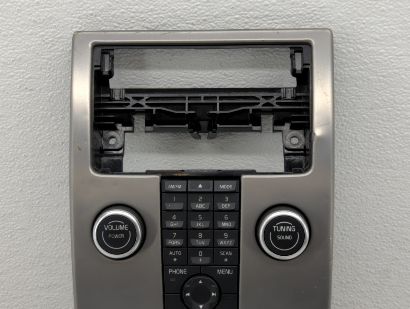 Volvo V70 Radio Control Panel - Oemusedautoparts1.com