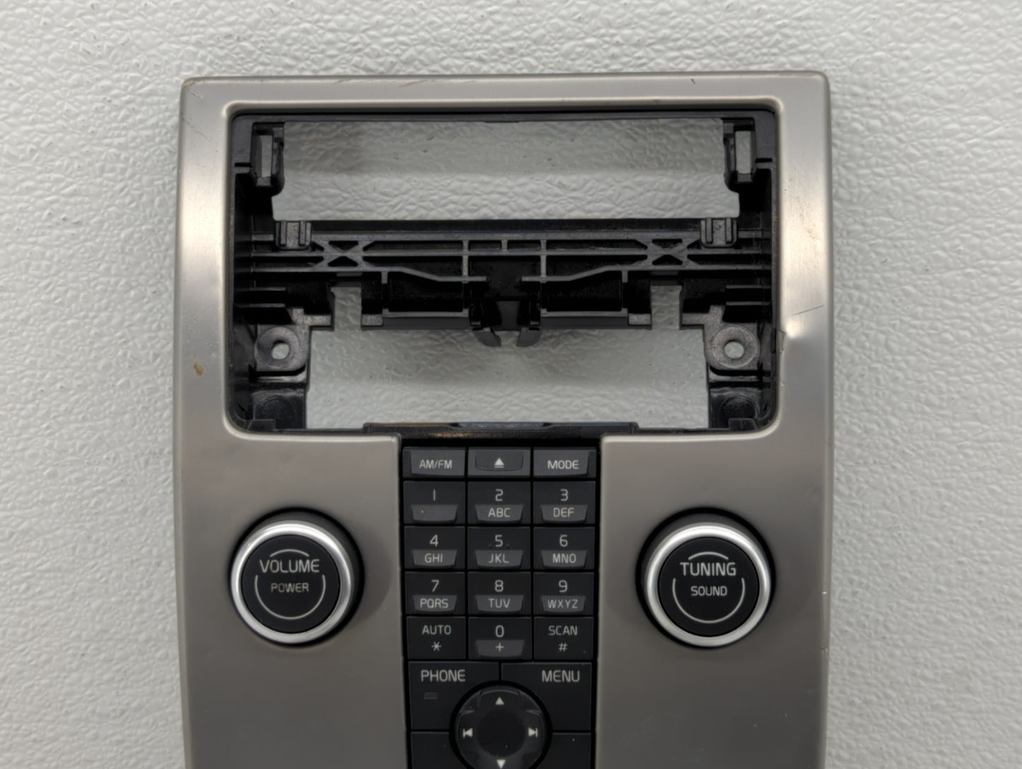 Volvo V70 Radio Control Panel - Oemusedautoparts1.com