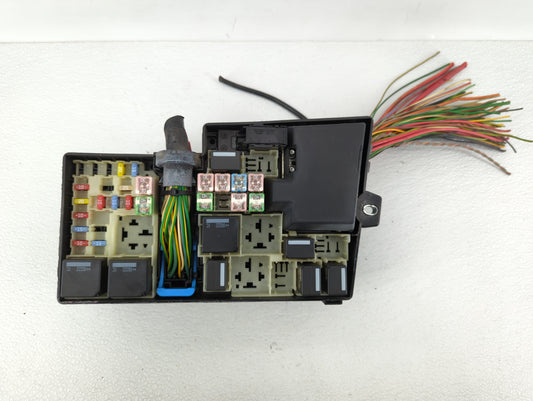 2009-2010 Volvo V70 Fusebox Fuse Box Panel Relay Module P/N:518818000 8688040 Fits Fits 2008 2009 2010 OEM Used Auto Parts