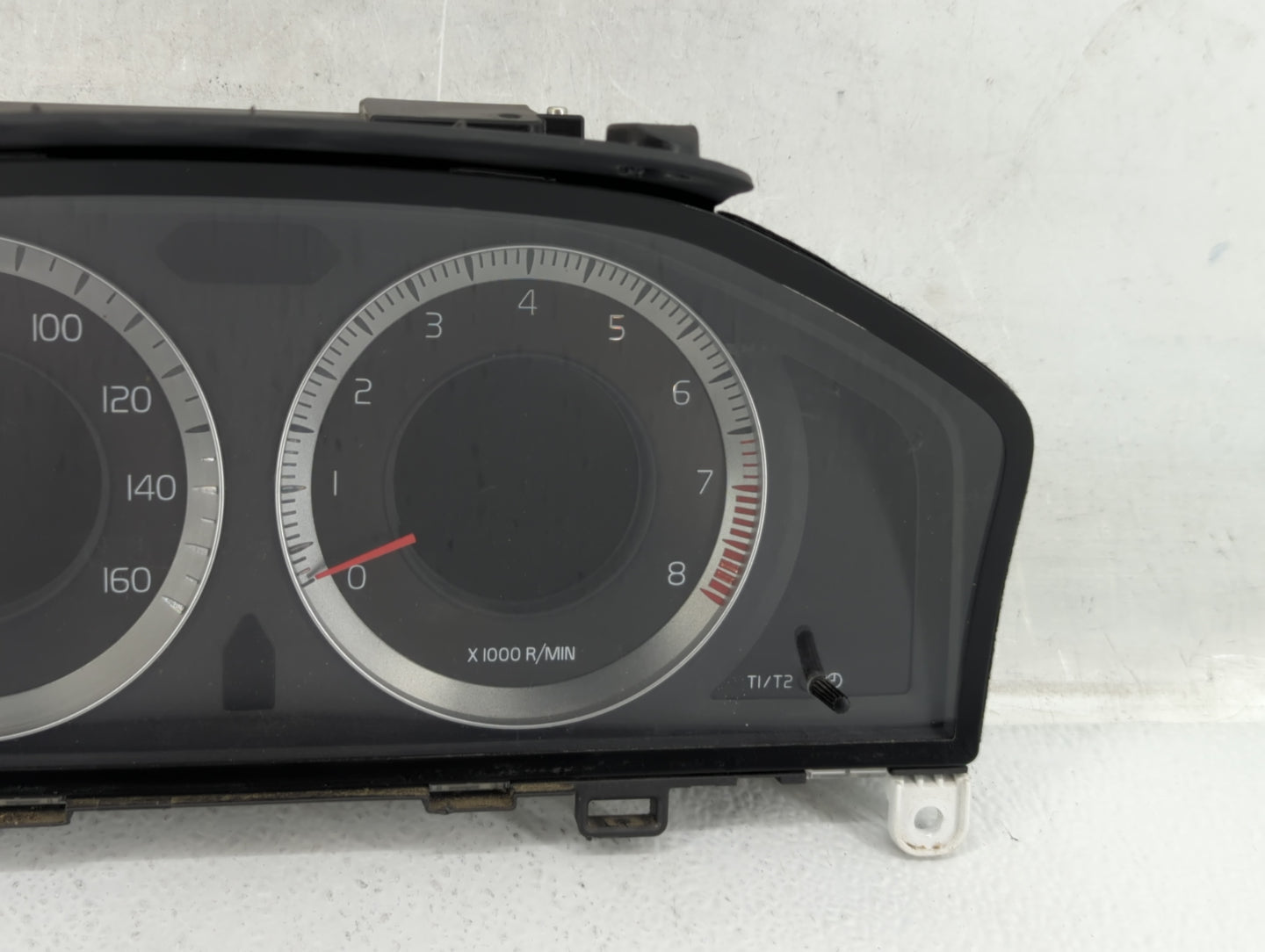 2009-2010 Volvo Xc70 Instrument Cluster Speedometer Gauges P/N:36002581 270852AA, 69199-940U Fits Fits 2009 2010 OEM Used Au